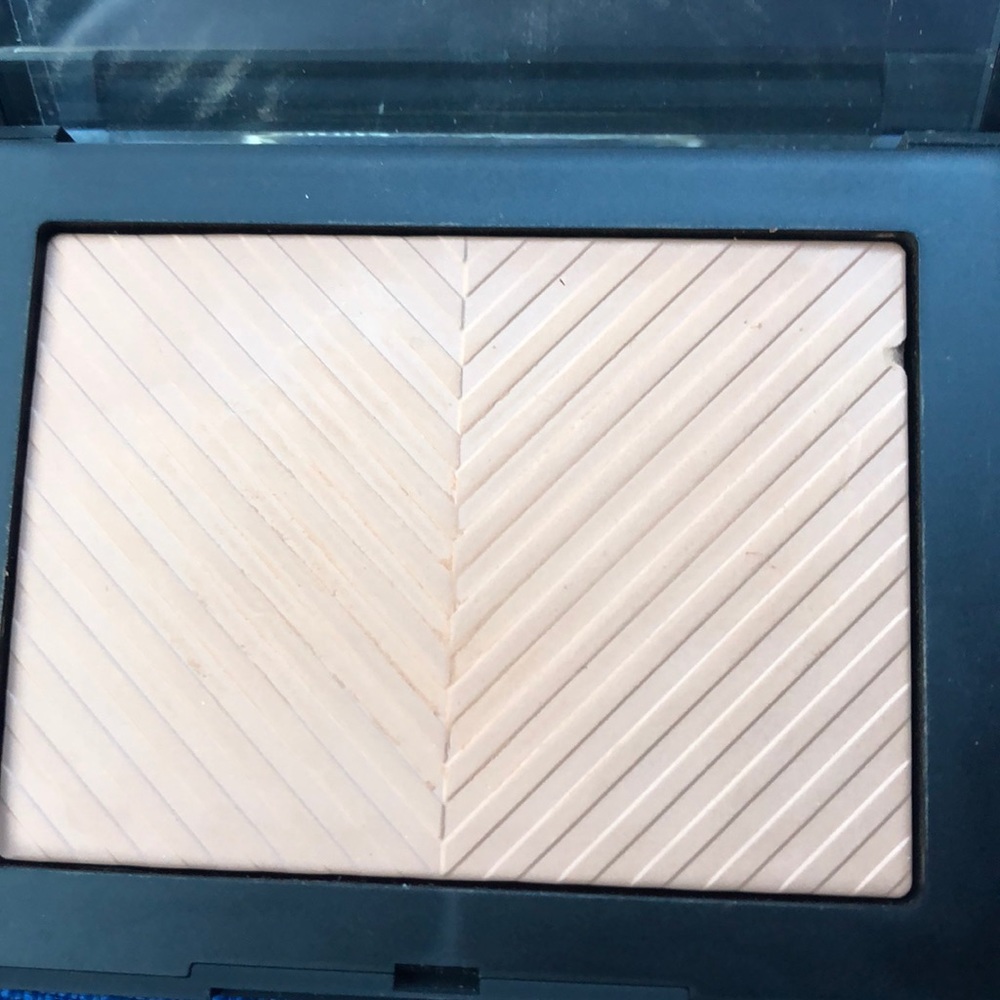 Bronzer - Picture 3 of 4